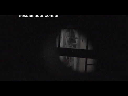 ❤️ Blondie wurdt yn it geheim op fideo opnommen troch in buertvoyeur ferburgen efter holle bakstiennen ❤ Harde porno op fy.pornohammer.ru